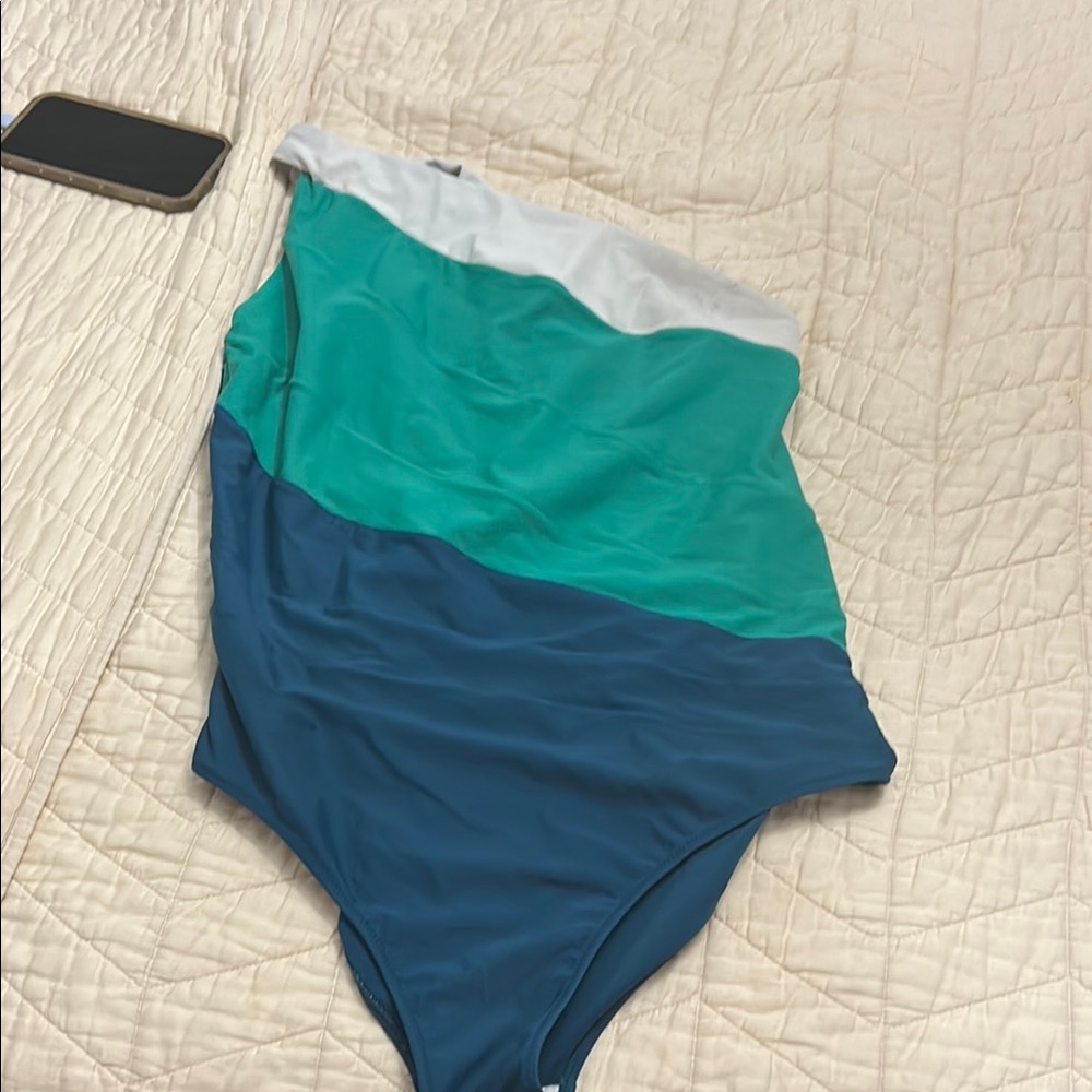 Colorblock One-Piece Swimsuit summersalt does have a stain